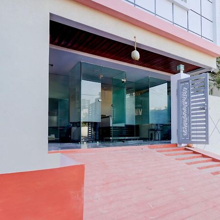 Super Townhouse Nanak Ram Guda Near Waverock Sez 海得拉巴 外观 照片