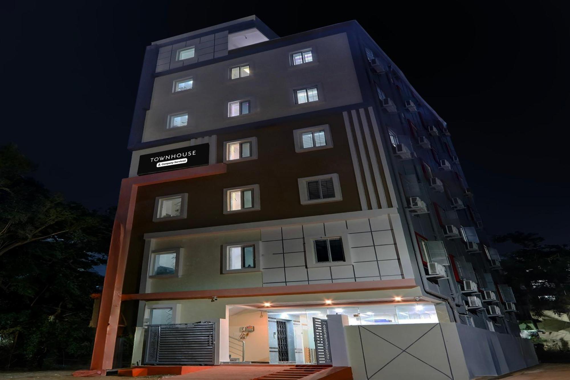 Super Townhouse Nanak Ram Guda Near Waverock Sez 海得拉巴 外观 照片