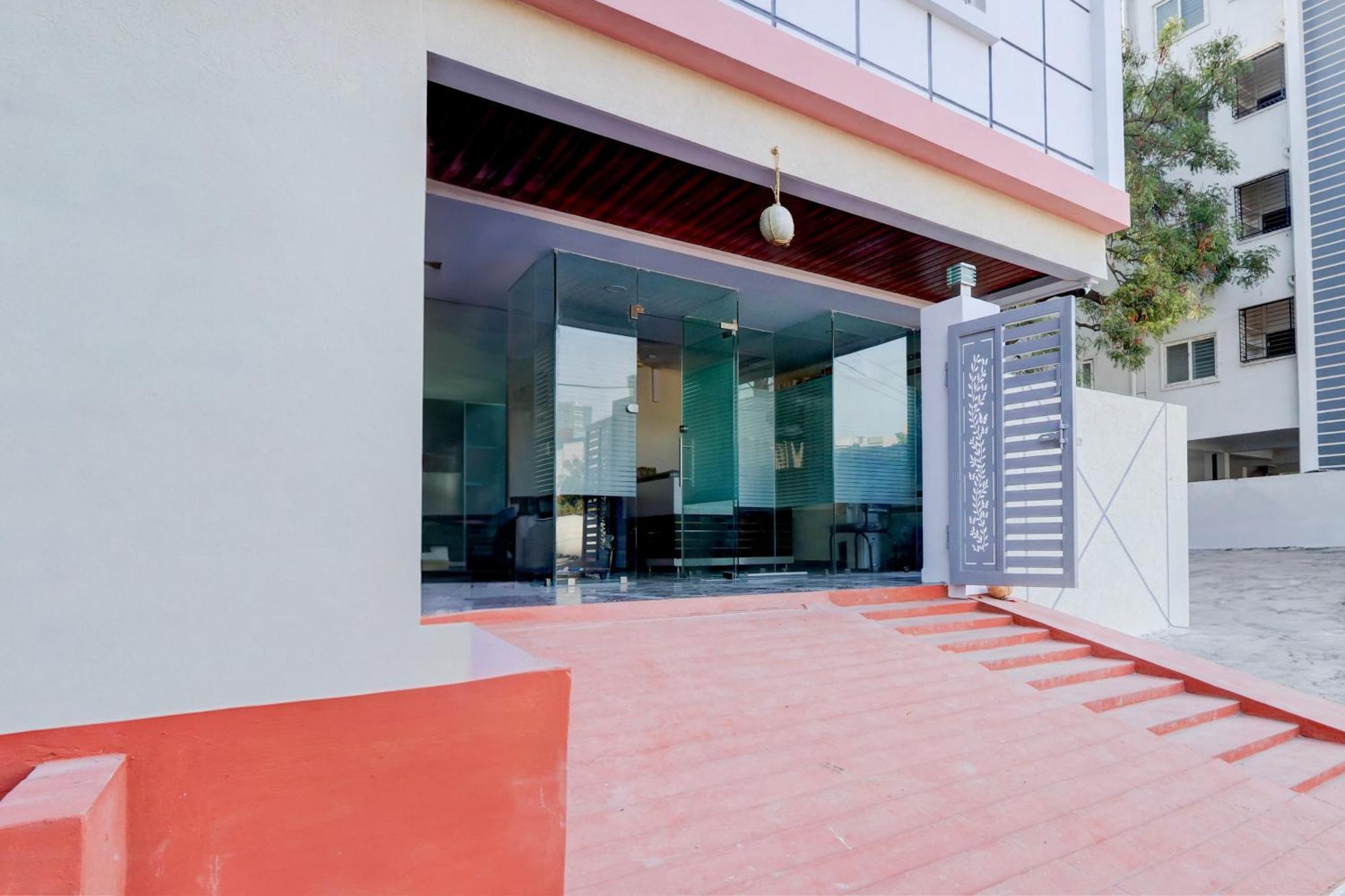 Super Townhouse Nanak Ram Guda Near Waverock Sez 海得拉巴 外观 照片