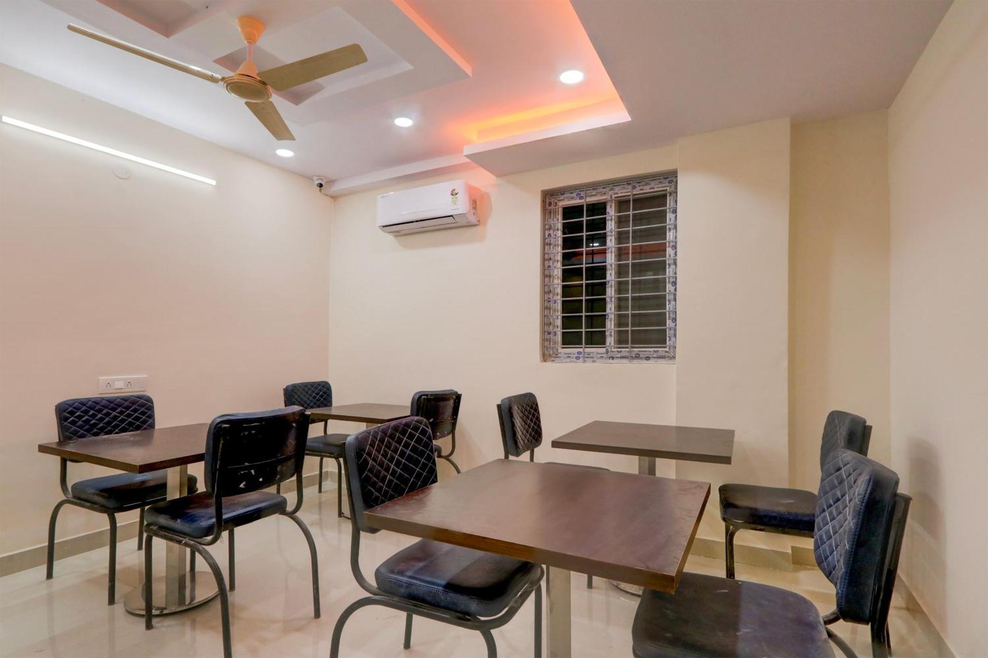 Super Townhouse Nanak Ram Guda Near Waverock Sez 海得拉巴 外观 照片