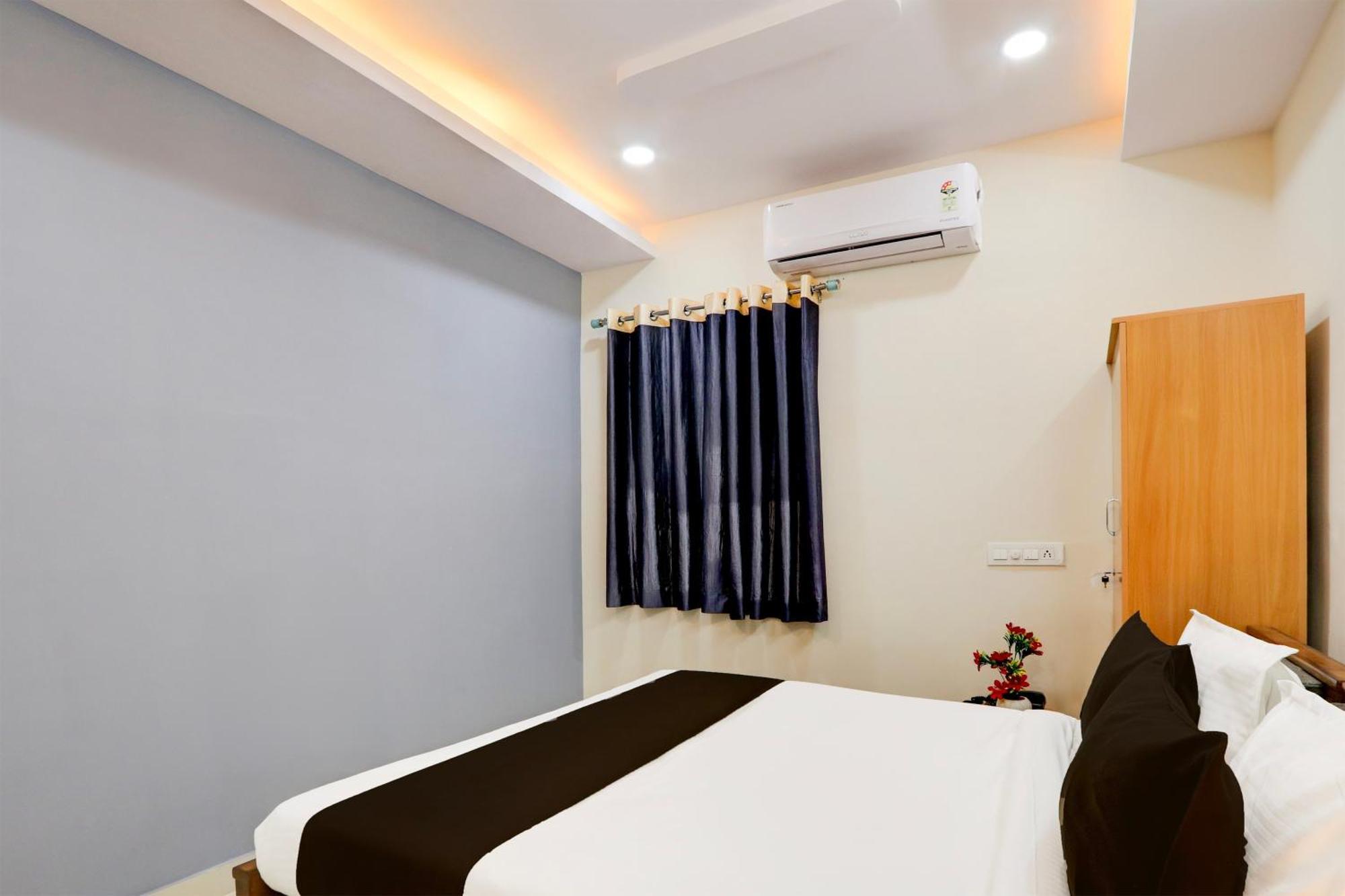 Super Townhouse Nanak Ram Guda Near Waverock Sez 海得拉巴 外观 照片