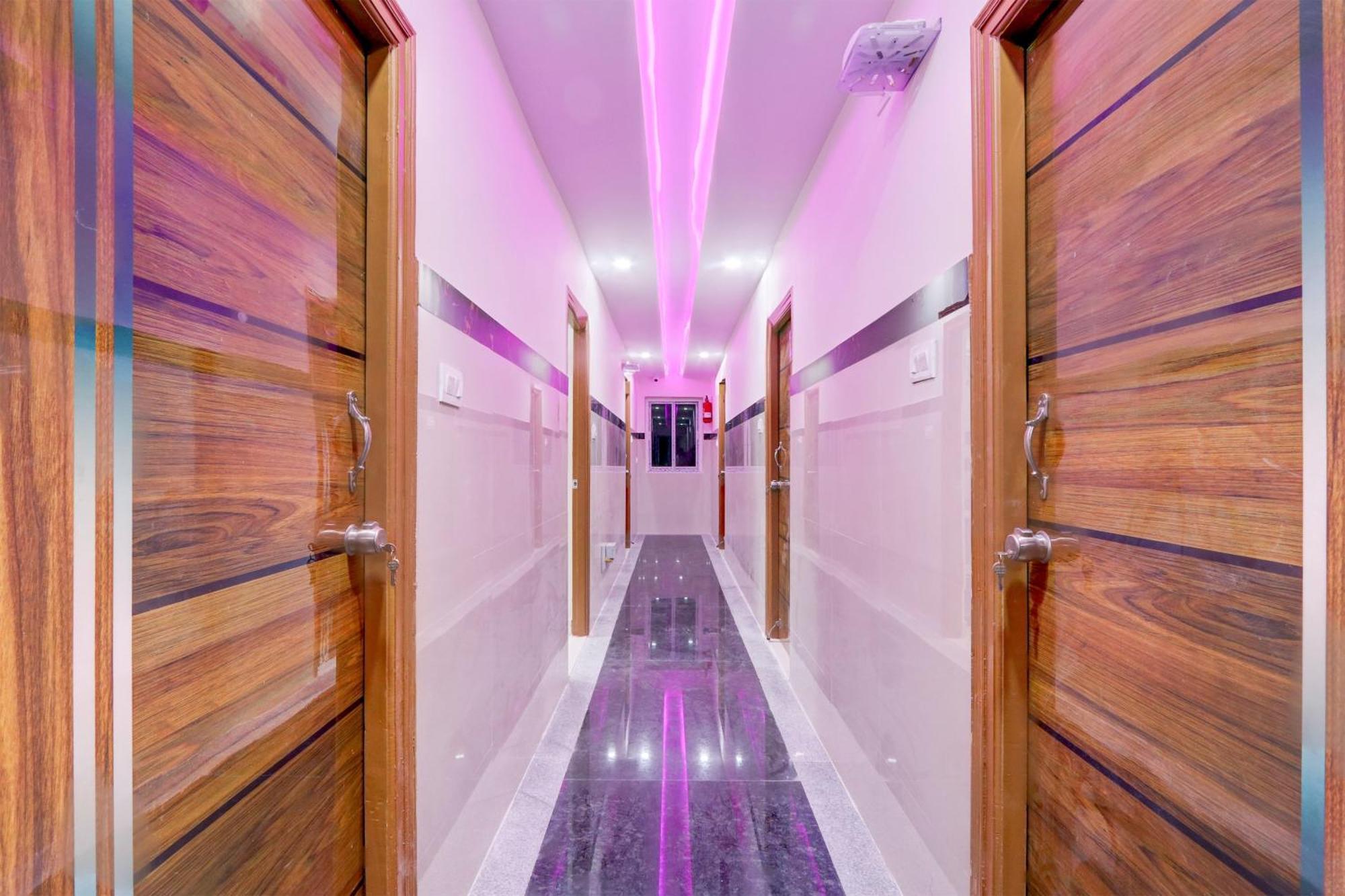 Super Townhouse Nanak Ram Guda Near Waverock Sez 海得拉巴 外观 照片