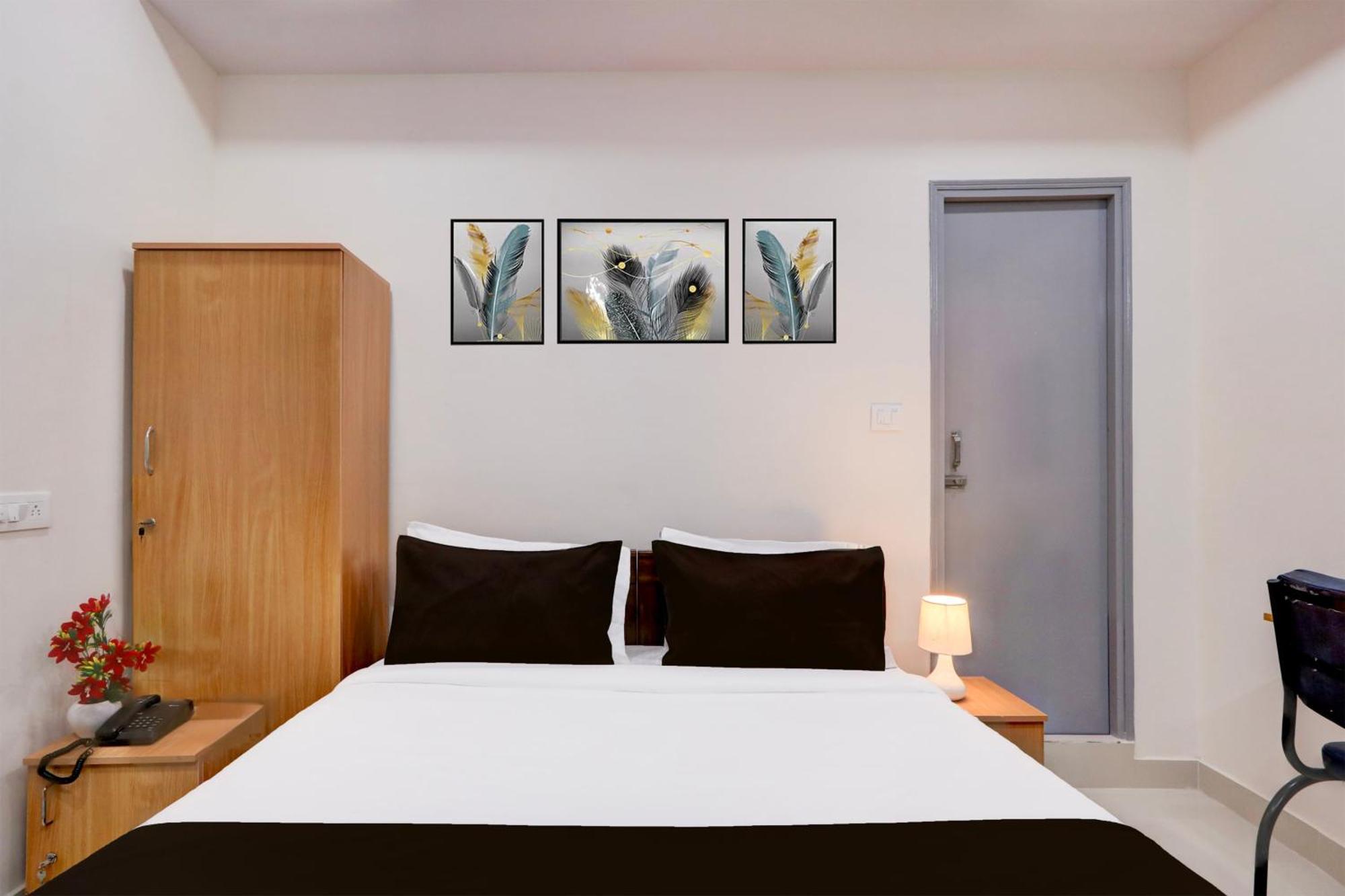 Super Townhouse Nanak Ram Guda Near Waverock Sez 海得拉巴 外观 照片
