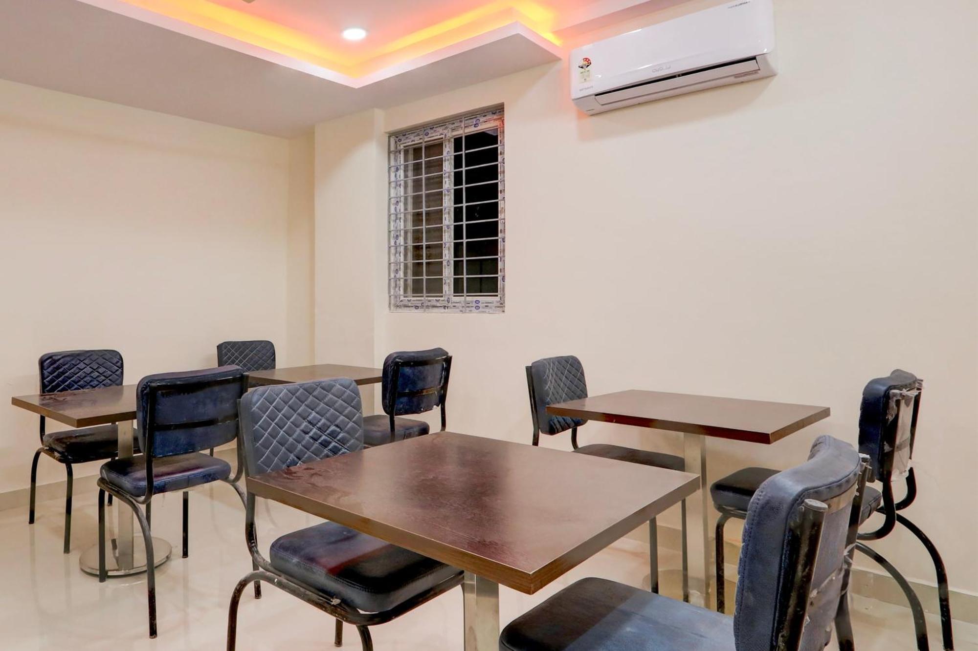 Super Townhouse Nanak Ram Guda Near Waverock Sez 海得拉巴 外观 照片