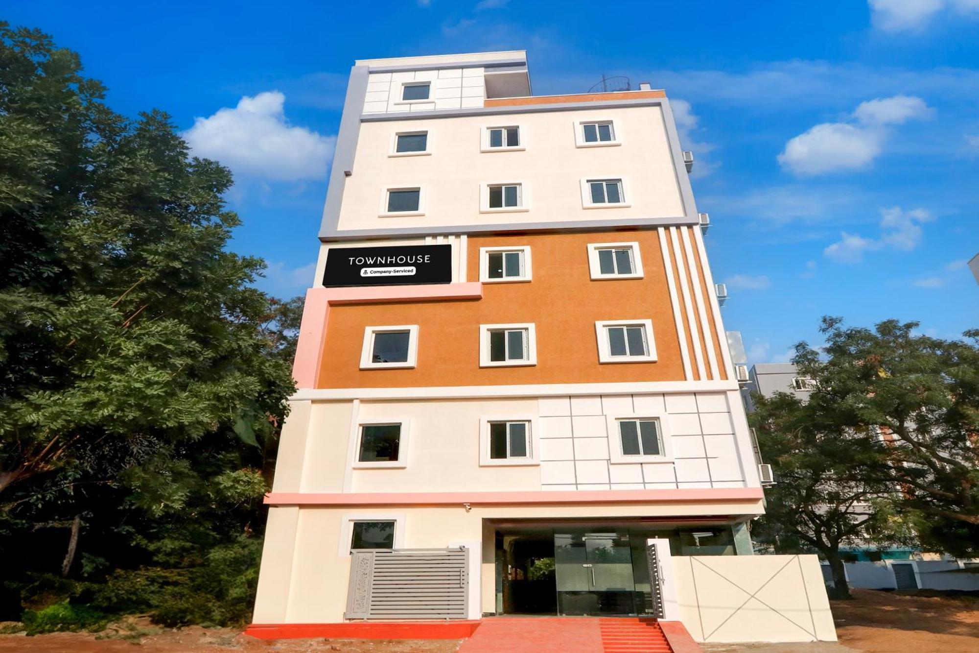 Super Townhouse Nanak Ram Guda Near Waverock Sez 海得拉巴 外观 照片